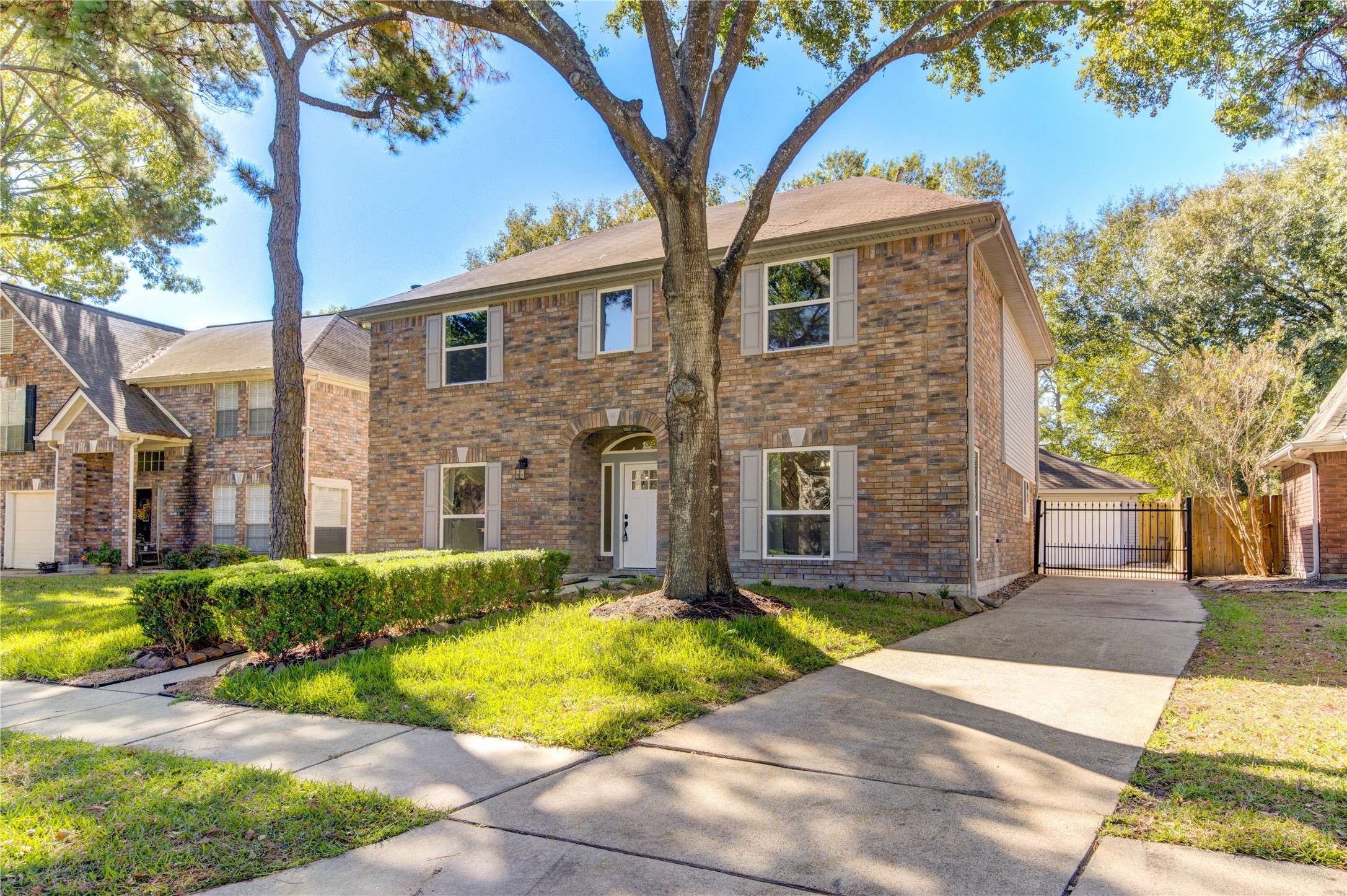 16827 Scenic Gardens DR,  Spring,  TX 77379