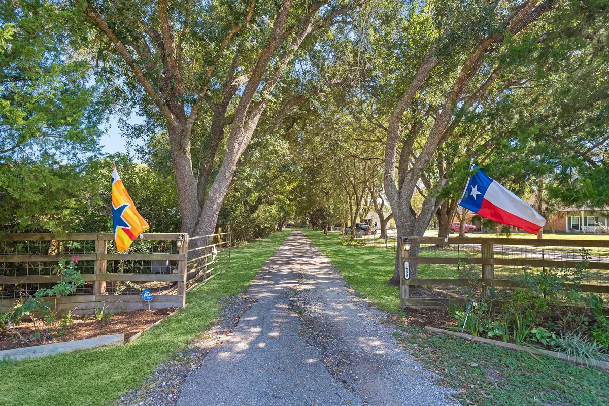 Alvin, TX 77511,1688 County Road 144