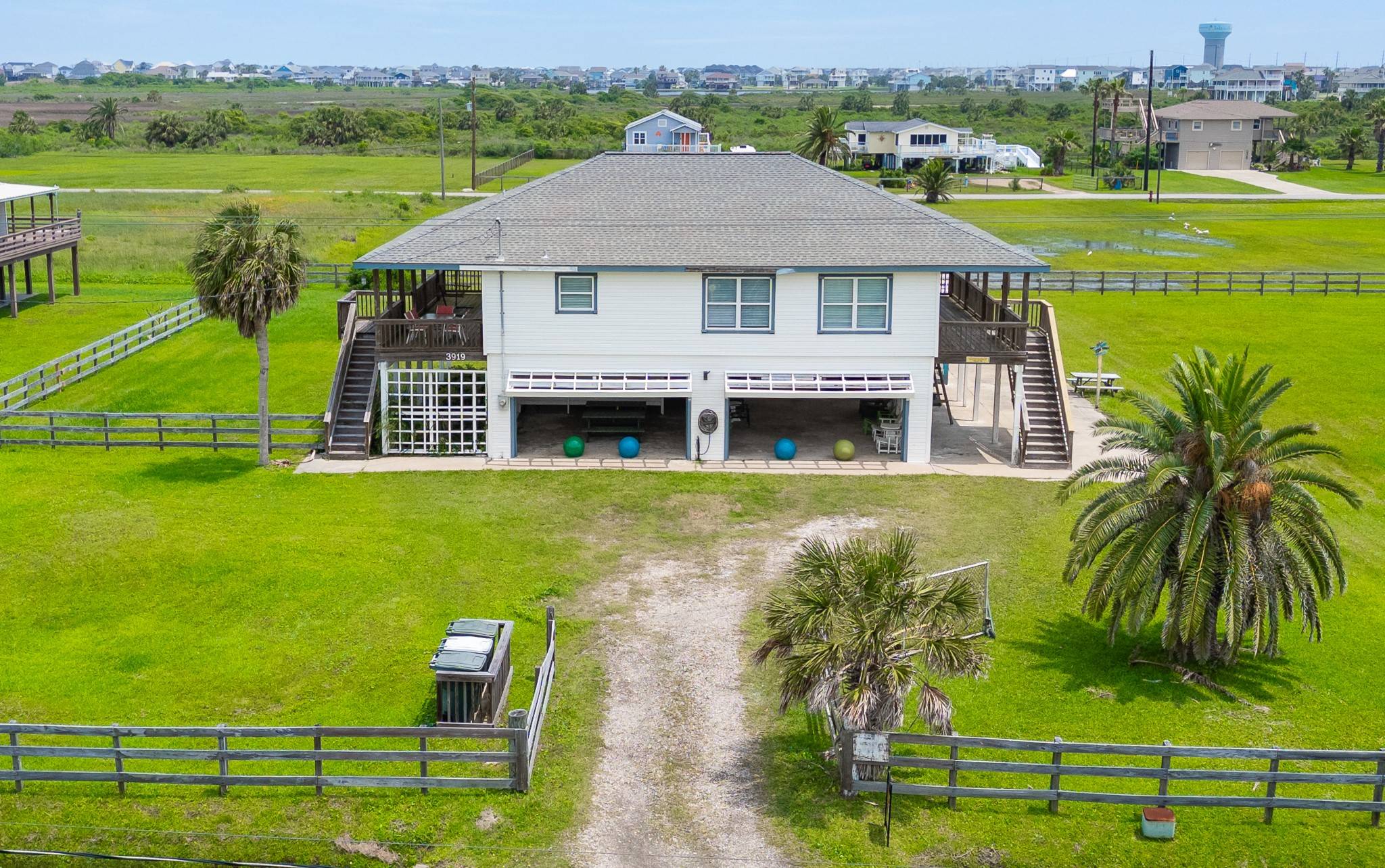 3919 2nd ST, Galveston, TX 77554