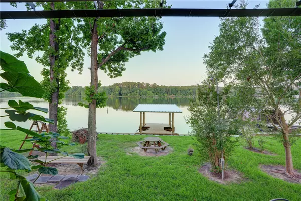 Willis, TX 77318,19 Family LN