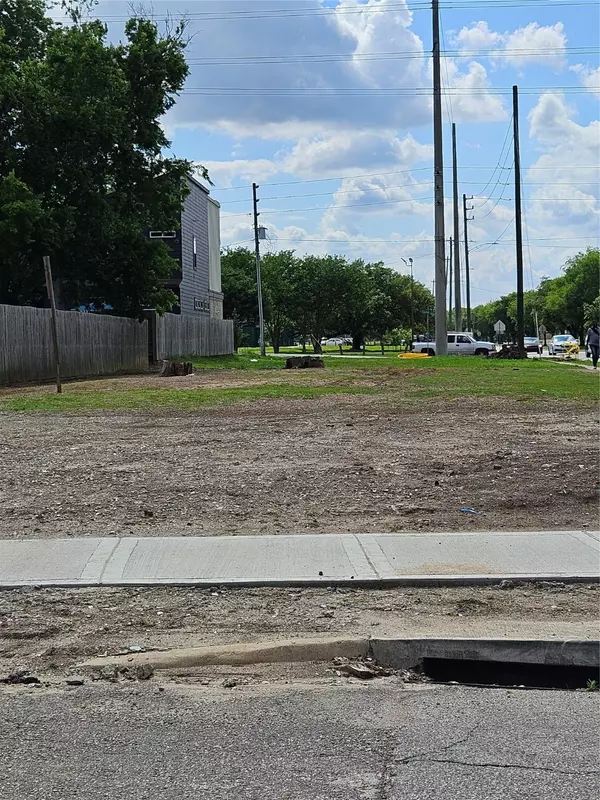 Houston, TX 77051,8502 Brandon ST