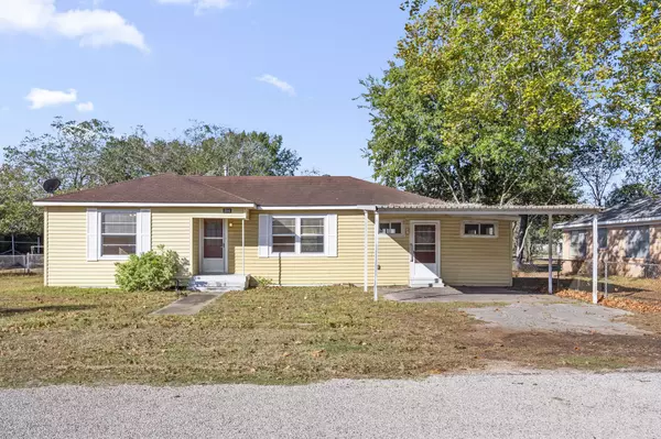 104 Draper ST, Columbus, TX 78934