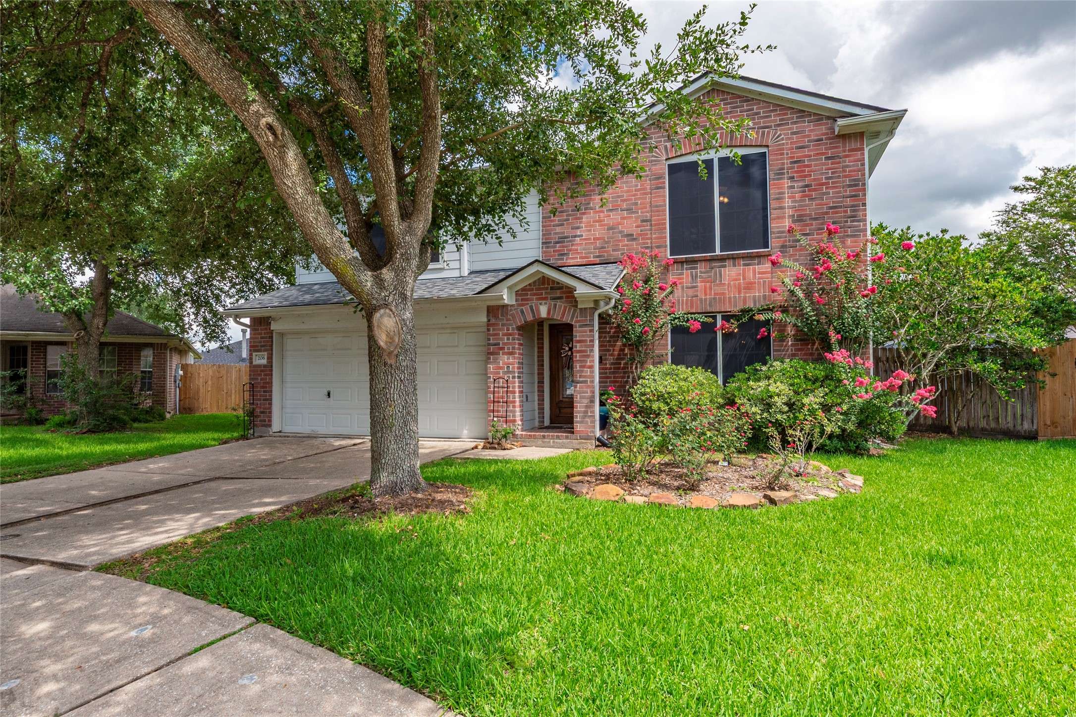 Dickinson, TX 77539,206 Fox Springs CT
