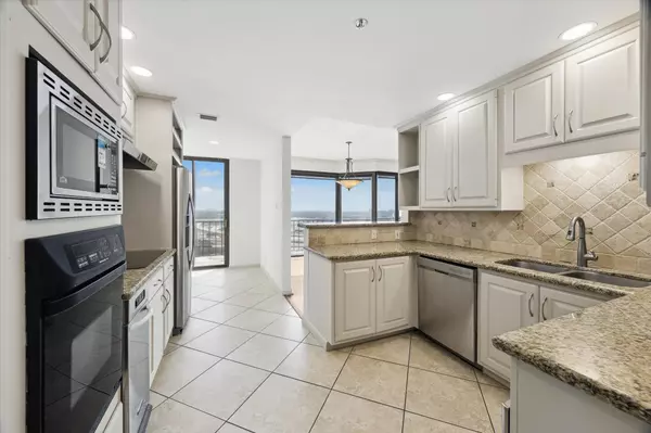 Houston, TX 77056,3350 Mccue RD #1501