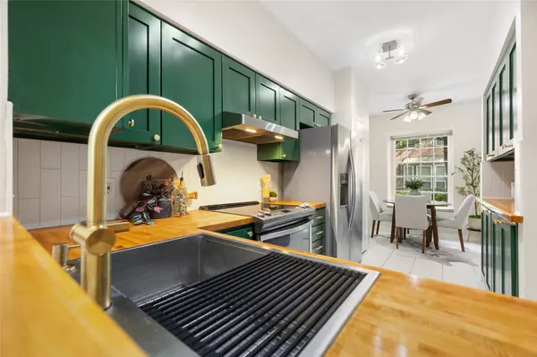 Houston, TX 77098,3631 Wakeforest ST