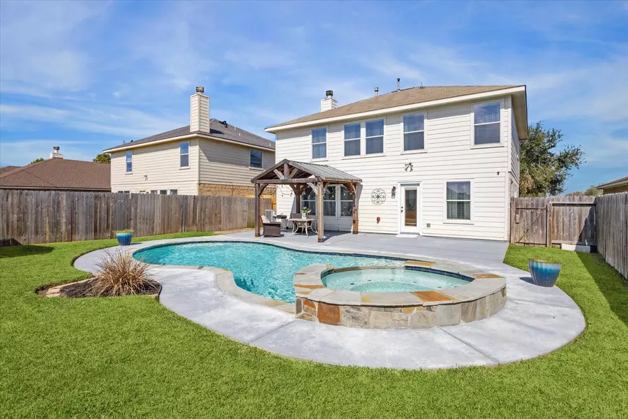 801 Rocky Rose Court, La Marque, TX 77568