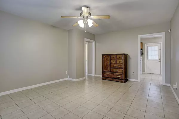 Houston, TX 77092,6713 Barney RD