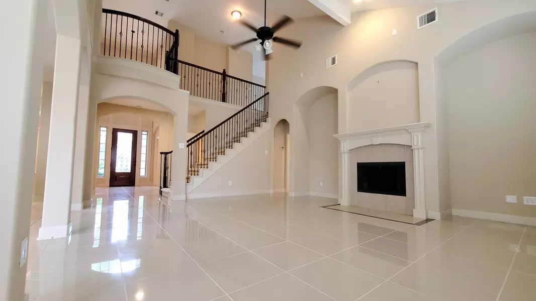 5603 Valley Country LN, Sugar Land, TX 77479