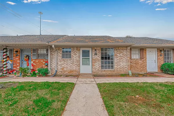1110 W Tri Oaks LN #157, Houston, TX 77043