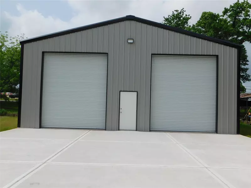 10725 Pine ST, Willis, TX 77318