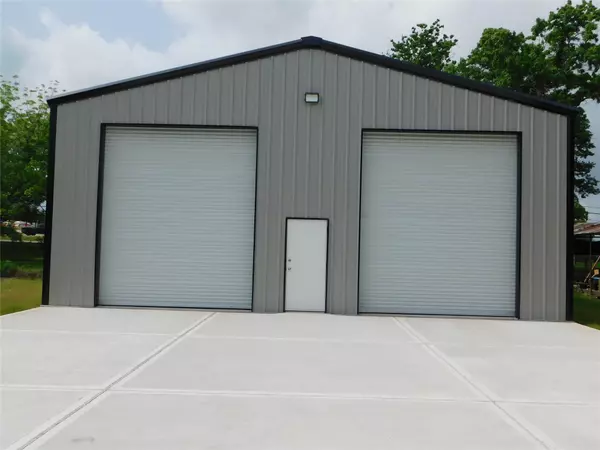 10725 Pine ST, Willis, TX 77318
