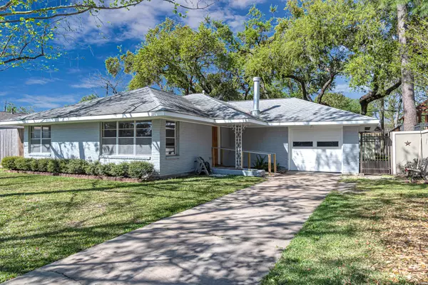 Houston, TX 77074,8814 Bob White DR