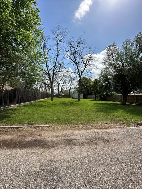 Hallettsville, TX 77964,502 B N Dowling ST