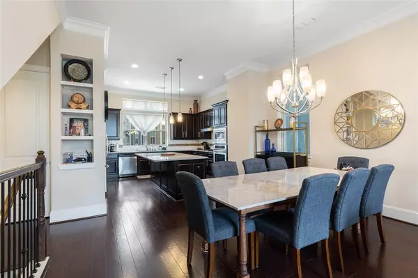 Houston, TX 77007,1106 W 7th ST