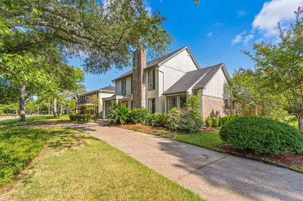 Houston, TX 77042,10902 Burgoyne RD