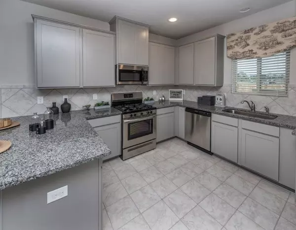 Houston, TX 77048,13318 Colina Meadows LN