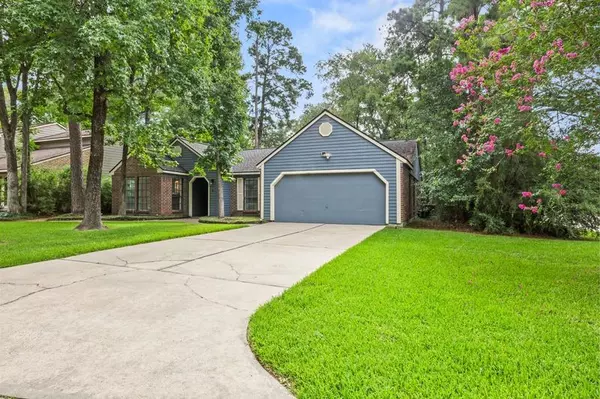 4 N White Pebble CT, The Woodlands, TX 77380