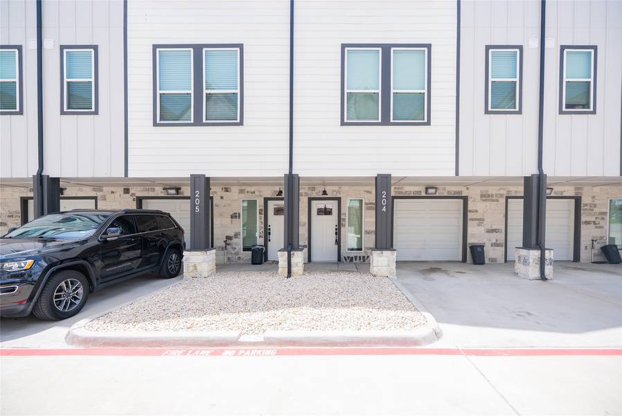 2519 Washington ST #204b, Waller, TX 77484