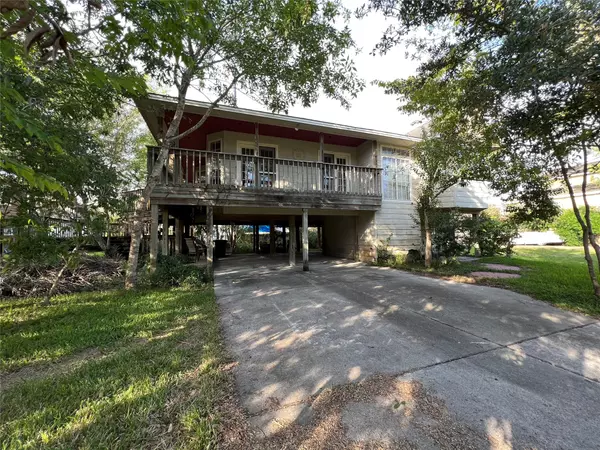 Clear Lake Shores, TX 77565,900 Cedar RD