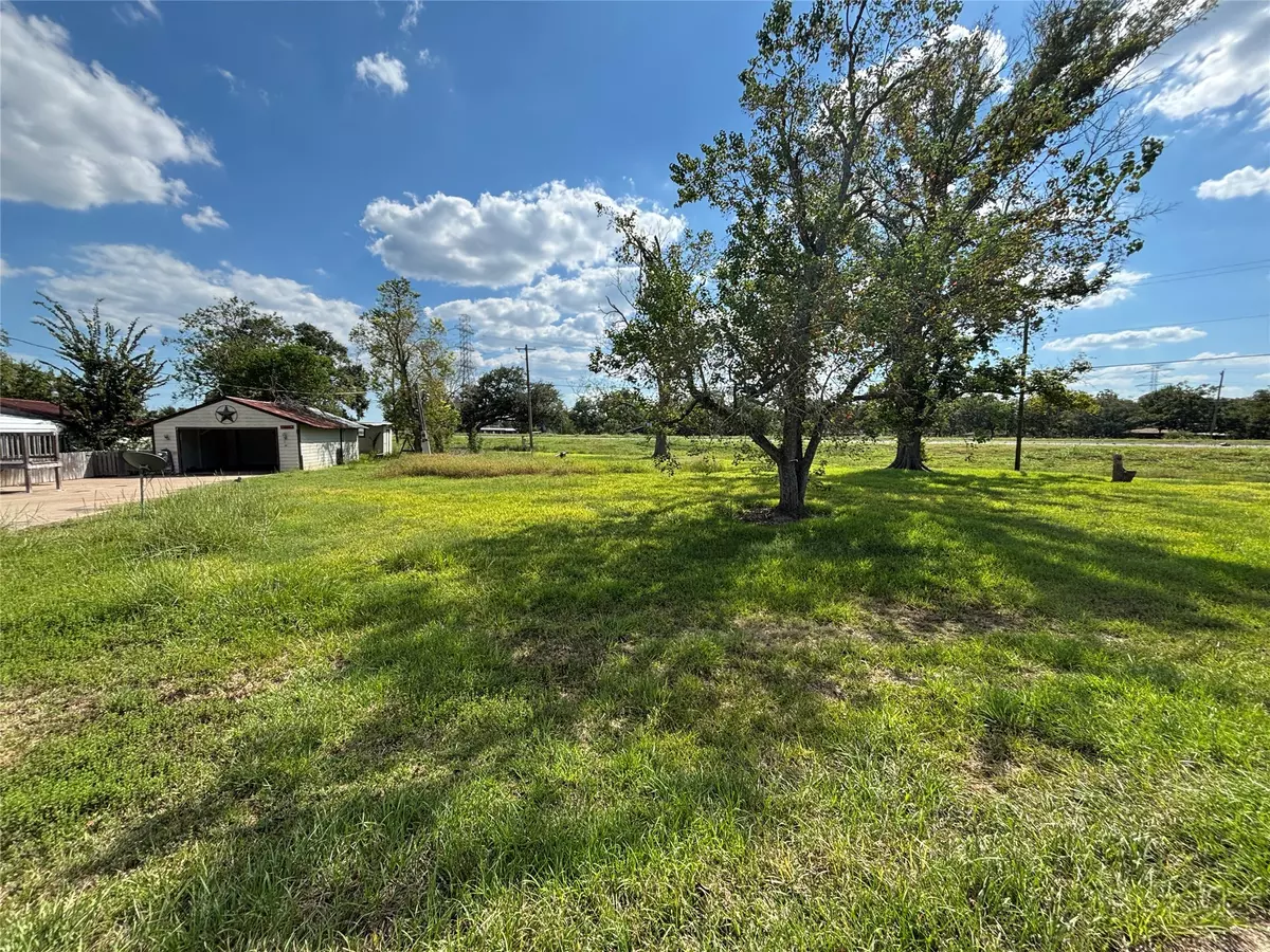 Brazoria, TX 77422,1093 County Road 913