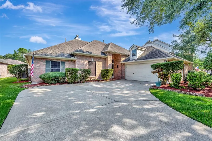 3123 Autumn Leaf DR, Friendswood, TX 77546