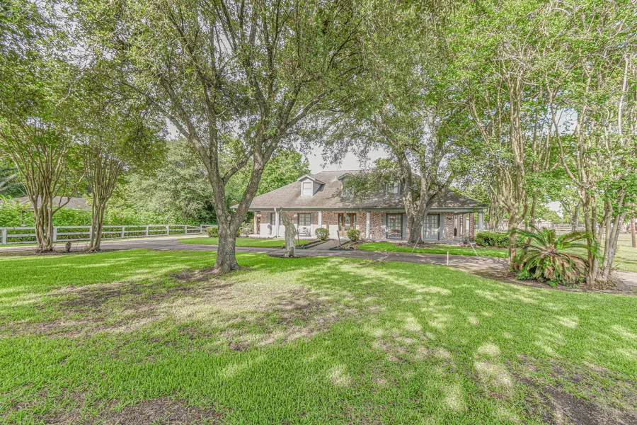 4503 Allen Genoa RD, Pasadena, TX 77504