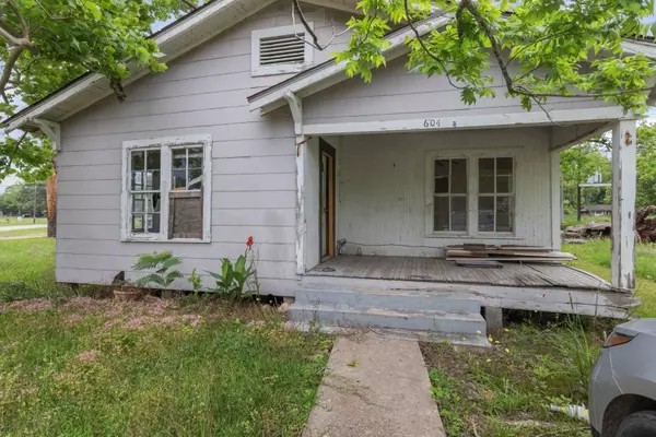 Daisetta, TX 77533,604 E Pine ST