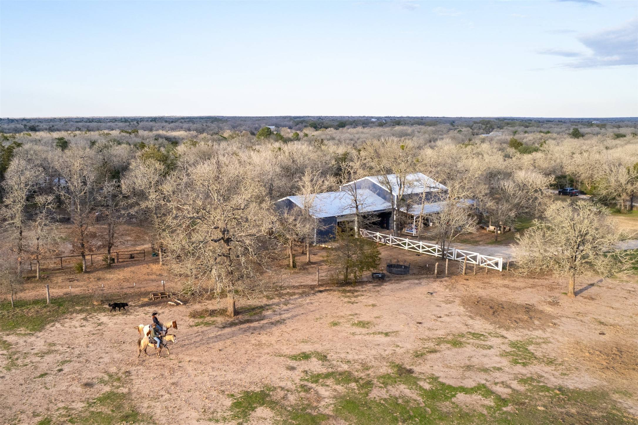 276 Lois LN,  Paige,  TX 78659
