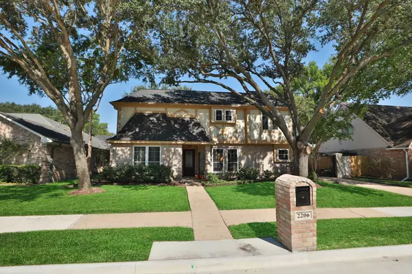 2206 Hickory Lawn DR, Houston, TX 77077