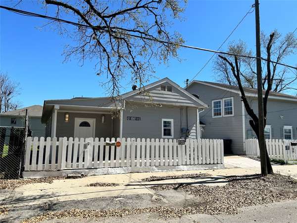 421 Sidney #1/2, Houston, TX 77003