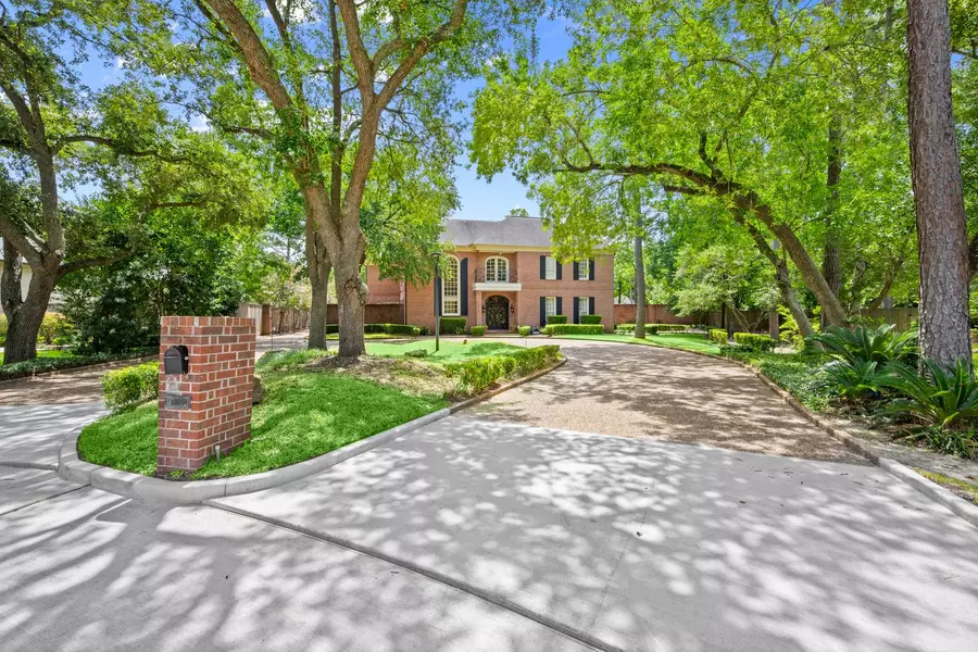 11305 Green Vale DR, Piney Point Village, TX 77024