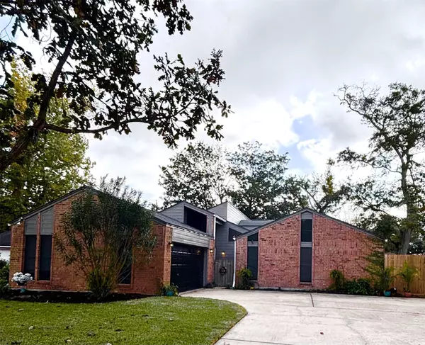 220 Any Way ST, Lake Jackson, TX 77566