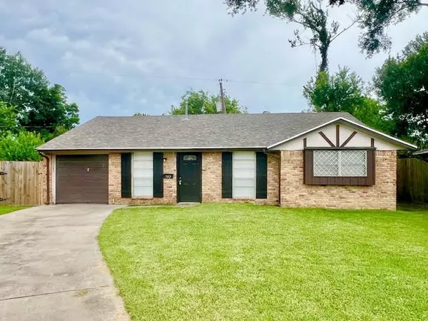 502 Grantham RD,  Baytown,  TX 77521