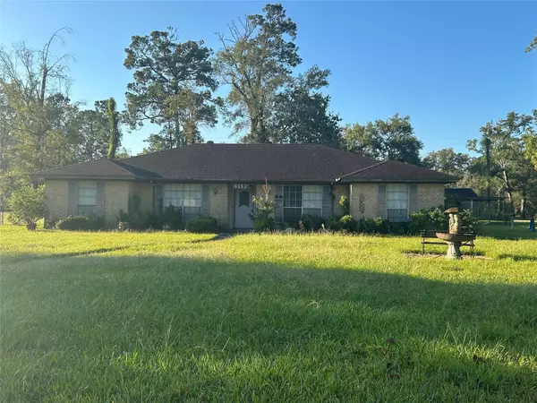 13595 Leaning Oaks DR, Beaumont, TX 77713