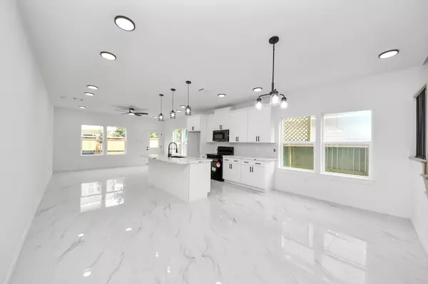 8023 Brandon ST, Houston, TX 77051