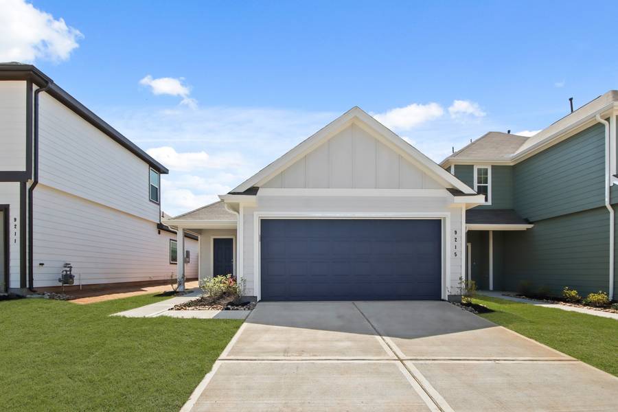 9215 Grace Ridge DR, Willis, TX 77318