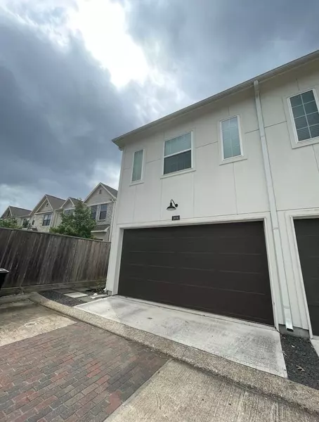 1606 Westside Gardens LN, Houston, TX 77055
