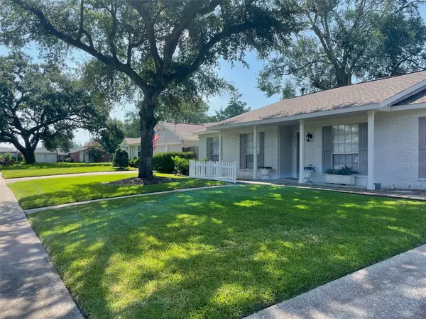 9315 Fairdale LN, Houston, TX 77063