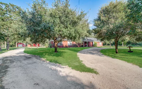 Weimar, TX 78962,1139 County Road 2103