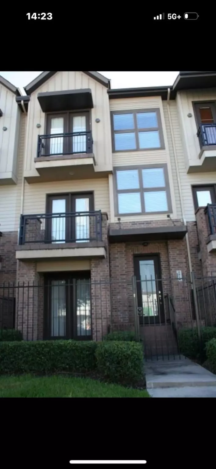 Houston, TX 77003,2814 Polk ST