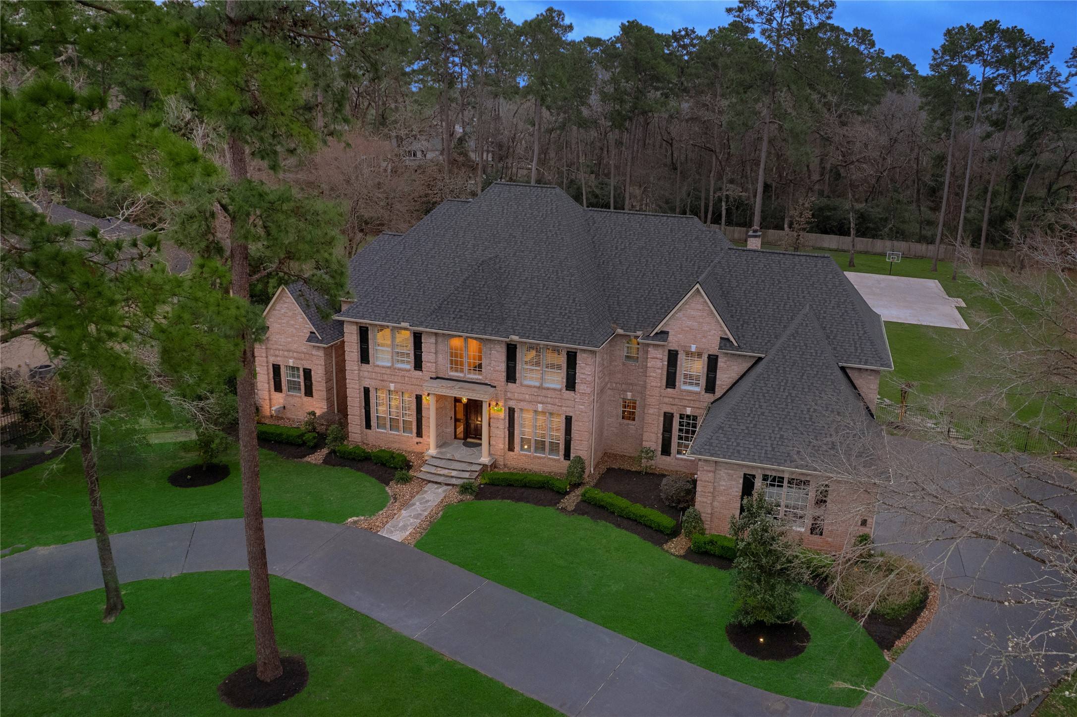 243 Saddle RDG,  The Woodlands,  TX 77380