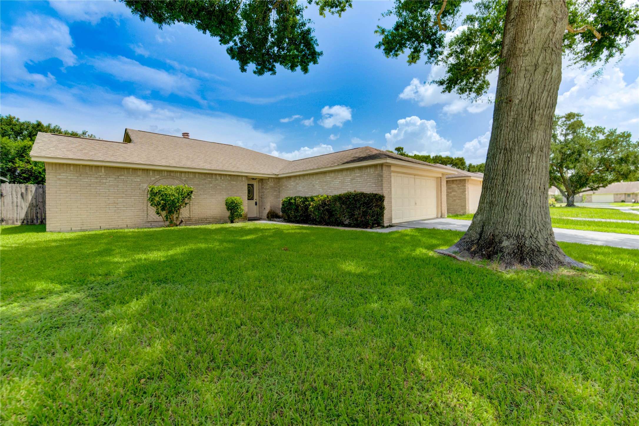 2710 Magnolia CT, Stafford, TX 77477