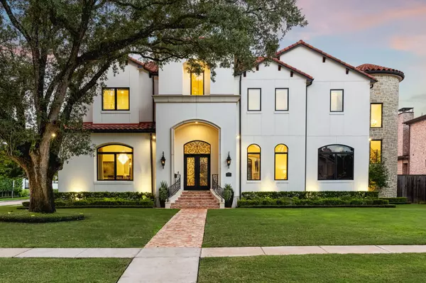 5201 Pine ST, Bellaire, TX 77401