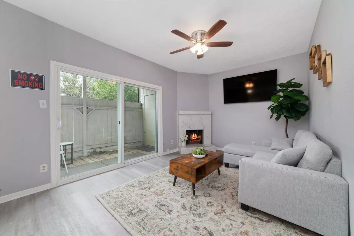 Houston, TX 77057,2300 Augusta DR #15