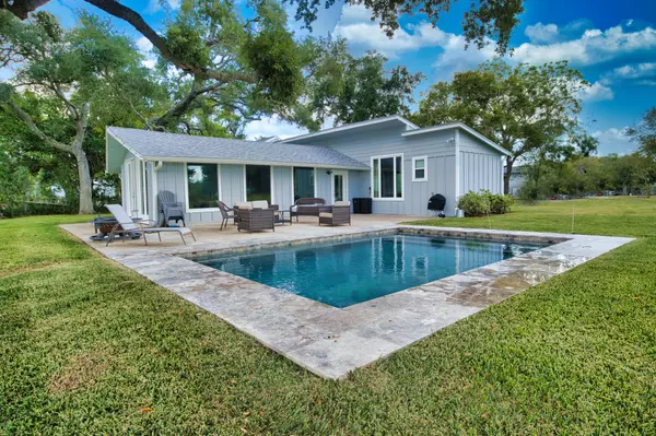 1288 County Road 297, Sargent, TX 77414