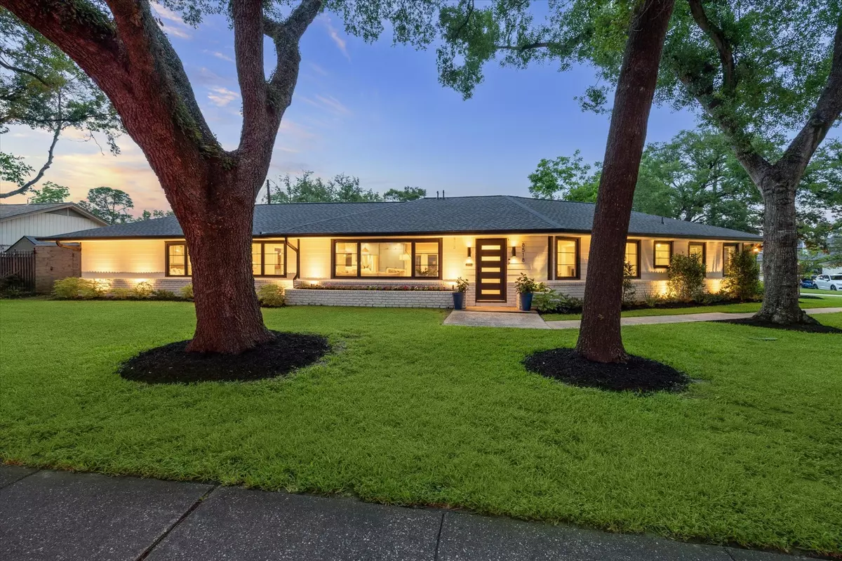 Houston, TX 77055,8518 Westview DR