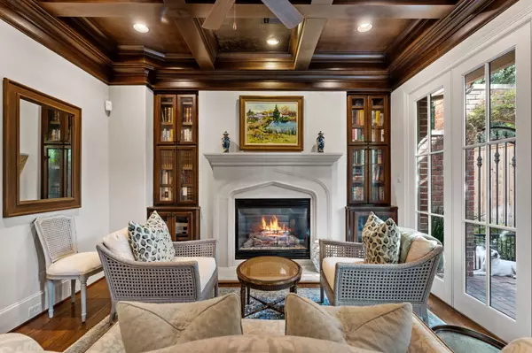 Houston, TX 77057,1010 Nantucket DR #F