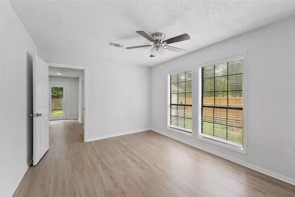 New Caney, TX 77357,18009 Split Oak CIR