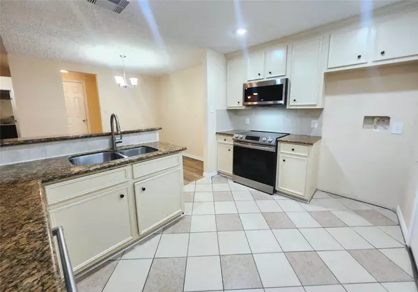 League City, TX 77573,322 Windward DR