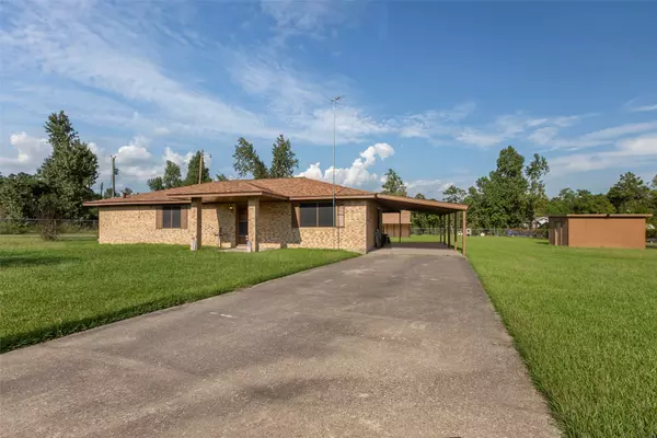302 Walnut CV, Onalaska, TX 77360